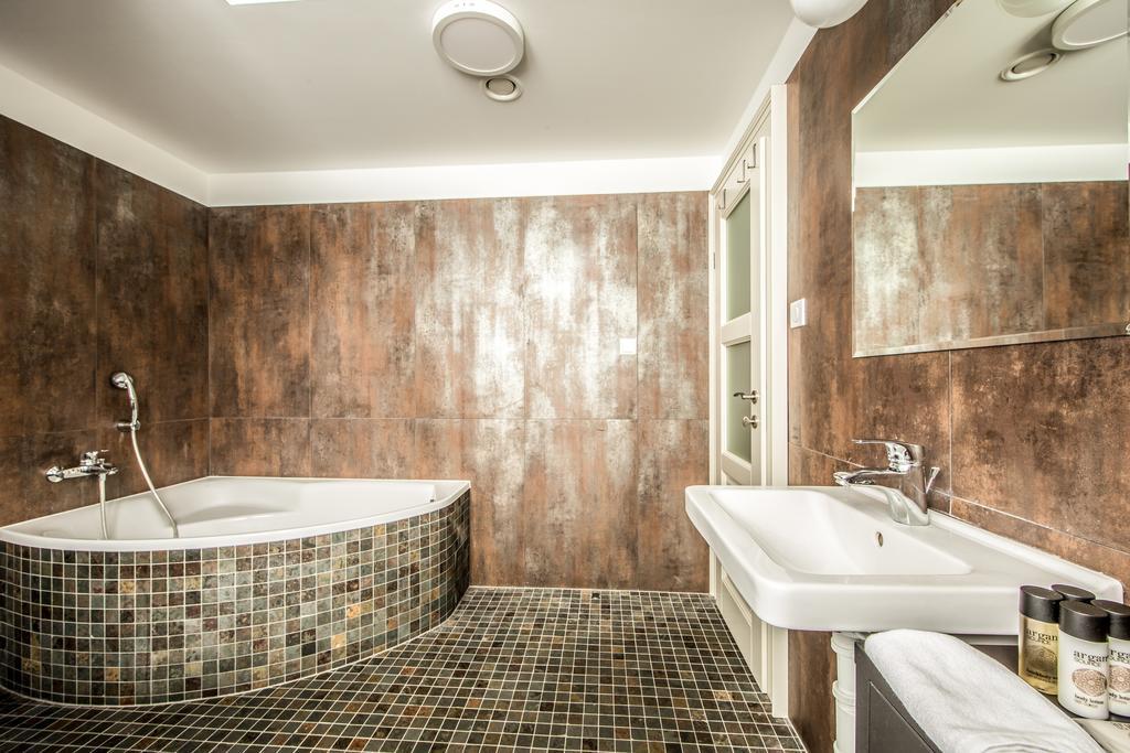 Aplend City Bastova 1 Братислава Экстерьер фото